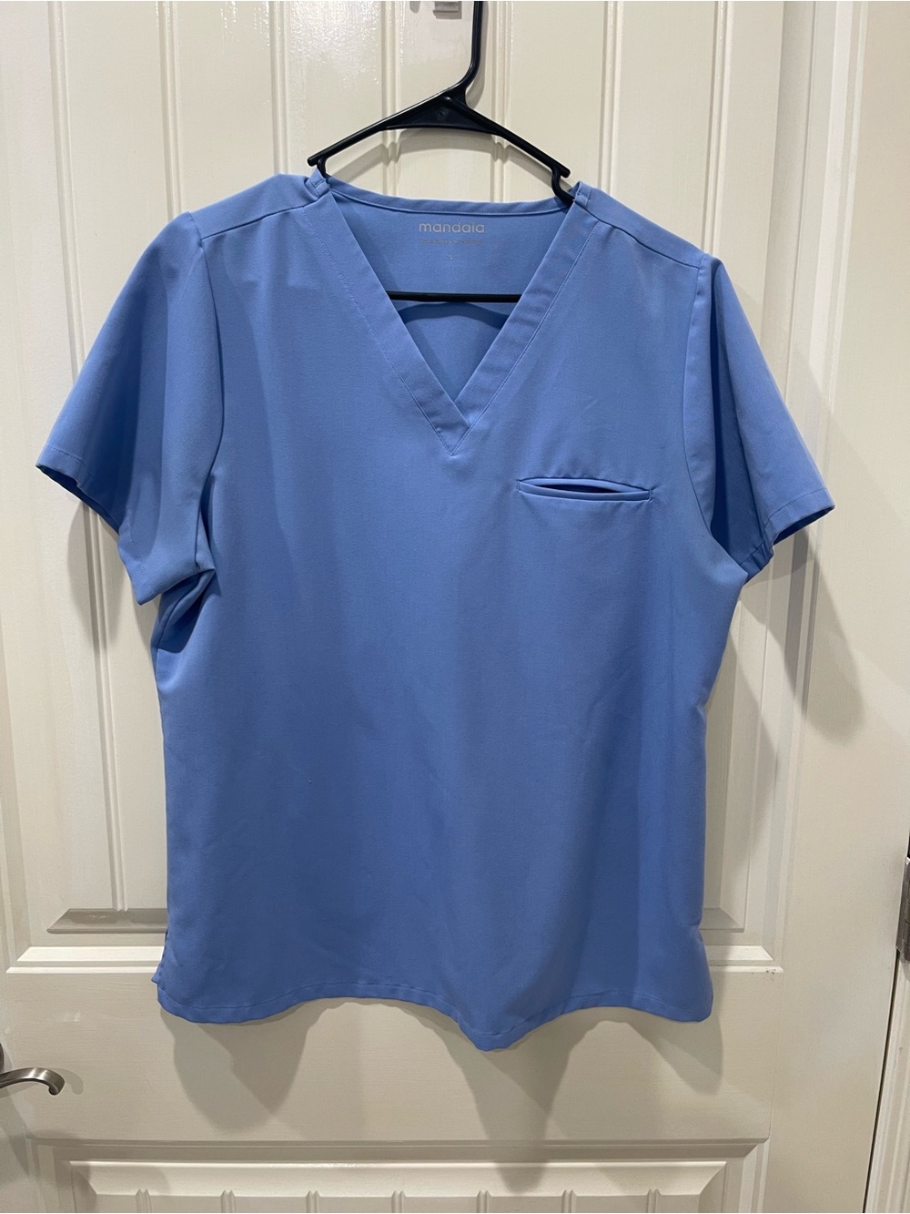 Mandala women’s V-Neck Scrub Top in Blue